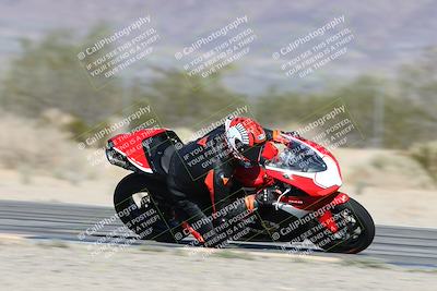 media/Dec-01-2025-Moto Forza (Mon) [[2daa91e15f]]/2-Intermediate Group/Session 3 (Turn 7 Inside Pans)/